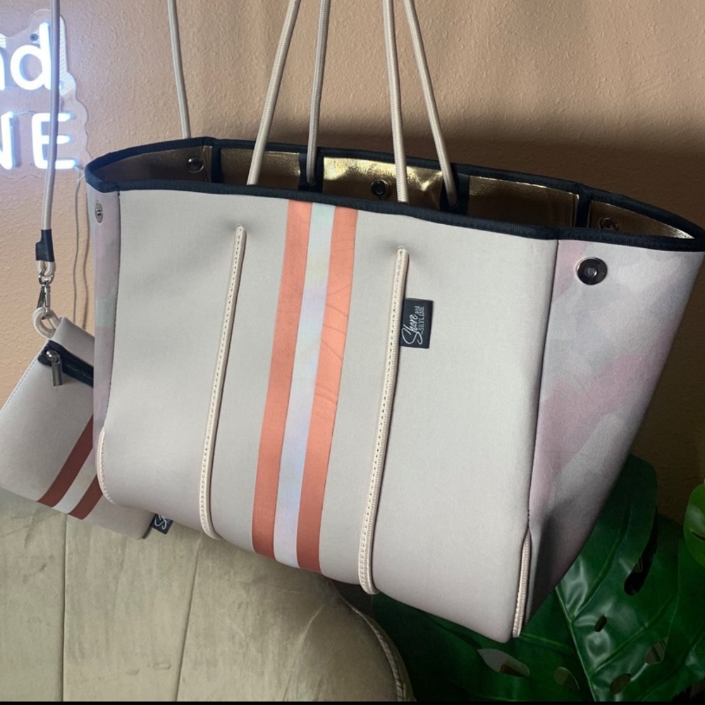 SAHARA PEARL 2-in-1 Neoprene Tote & Crossbody + desert camo w/ rose-gold stripes